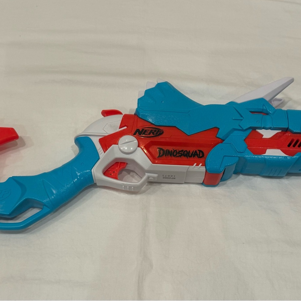 Nerf Action Figures Red and Blue Blaster